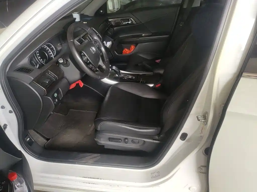 Honda Accord 2015 — фото 14