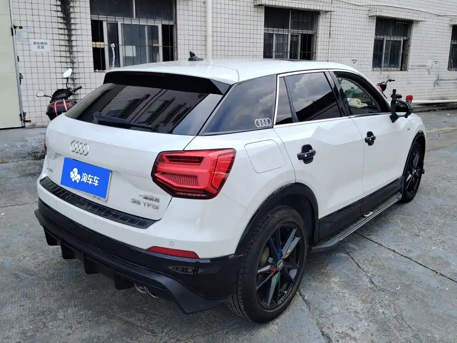 Audi Q2L 2020 — фото 3