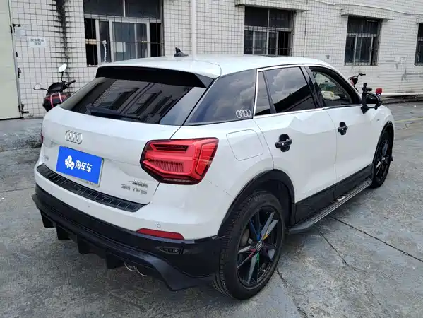 Audi Q2L 2020