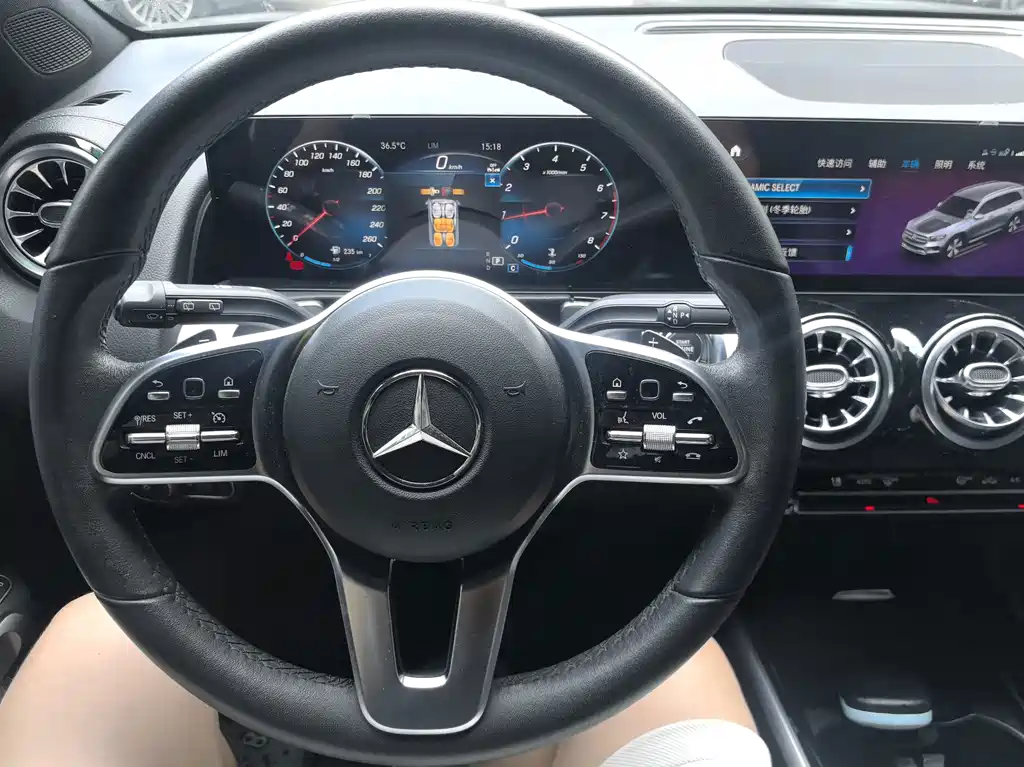 Mercedes-Benz GLB 2023 — фото 11