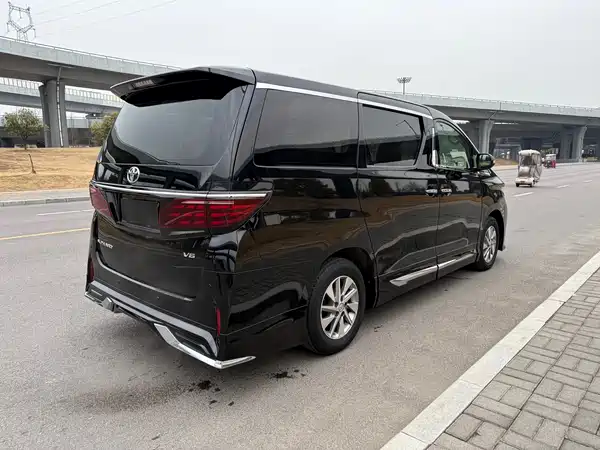 Toyota Alphard 2012