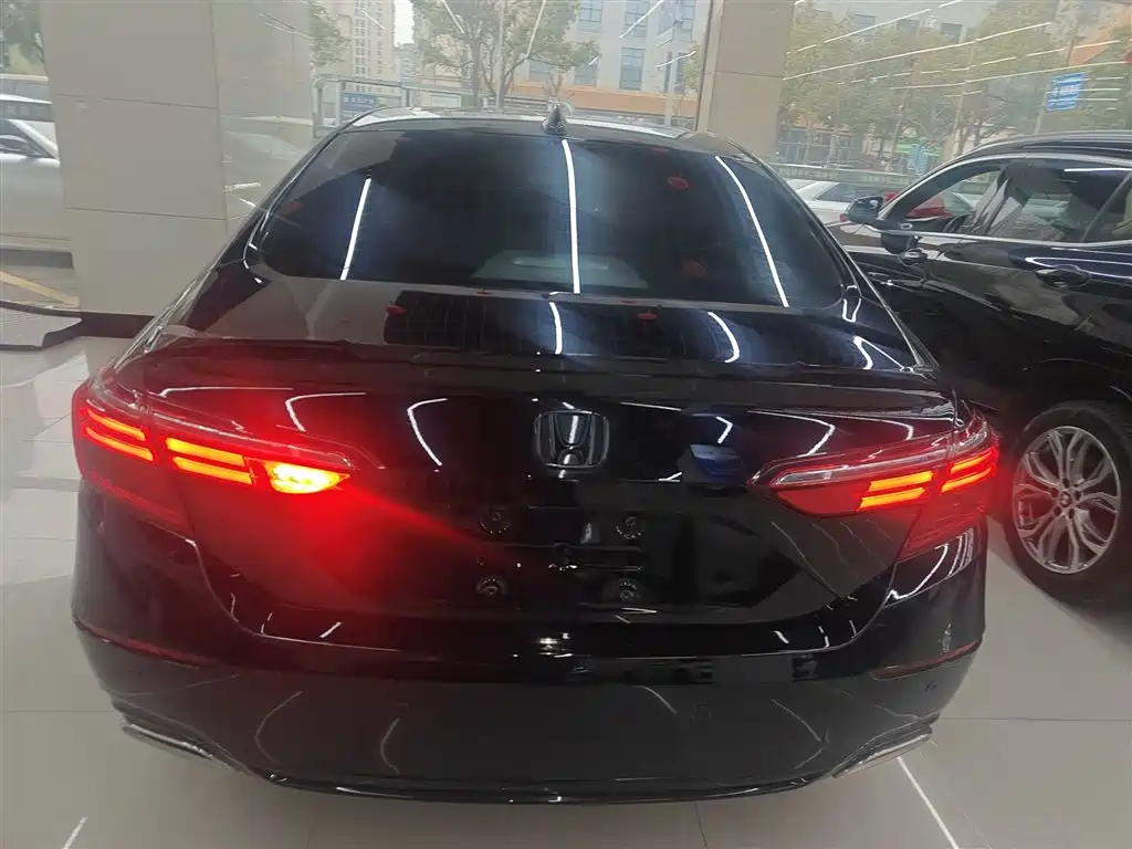 Honda Inspire 2022 — фото 6
