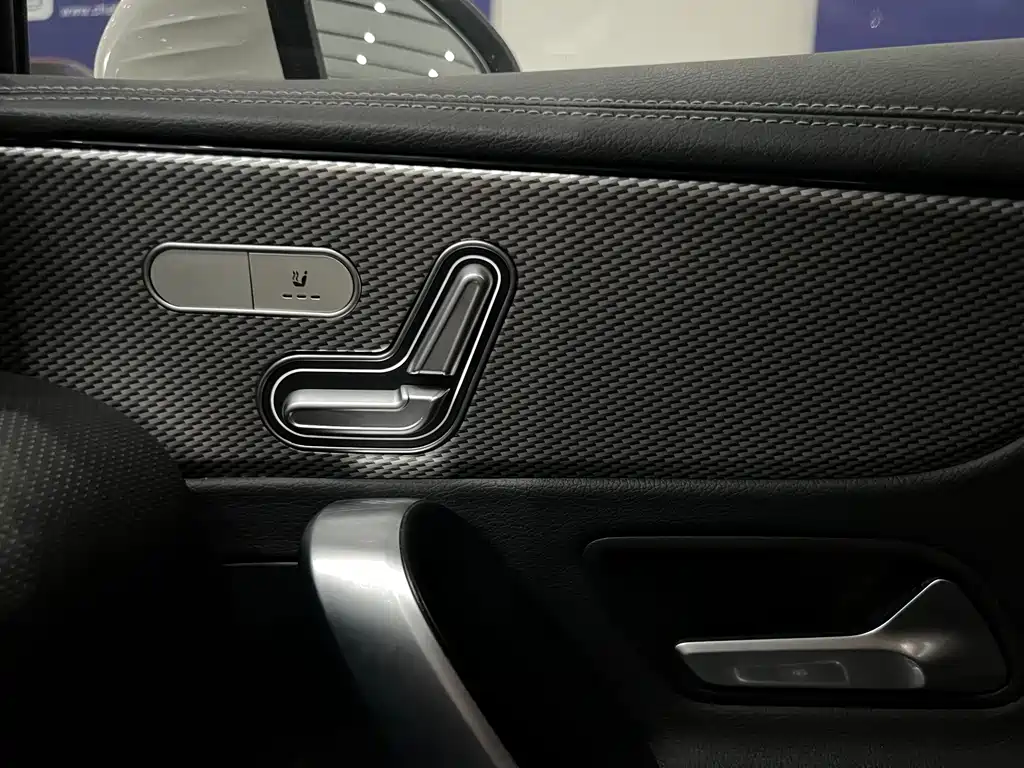 Mercedes-Benz A-Class 2024 — фото 14