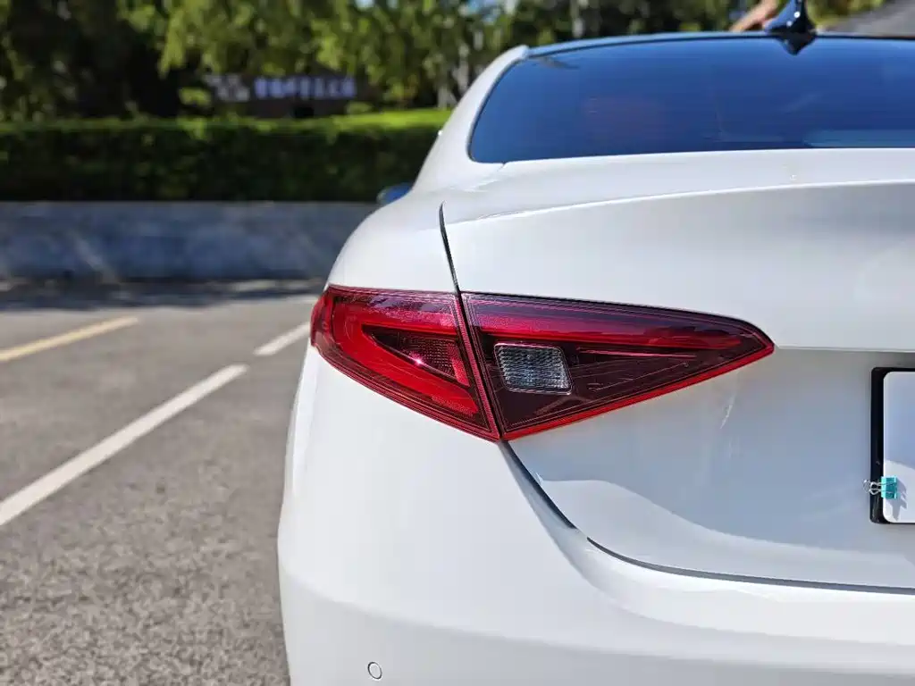 Alfa Romeo Giulia Juliet 2017 — фото 27