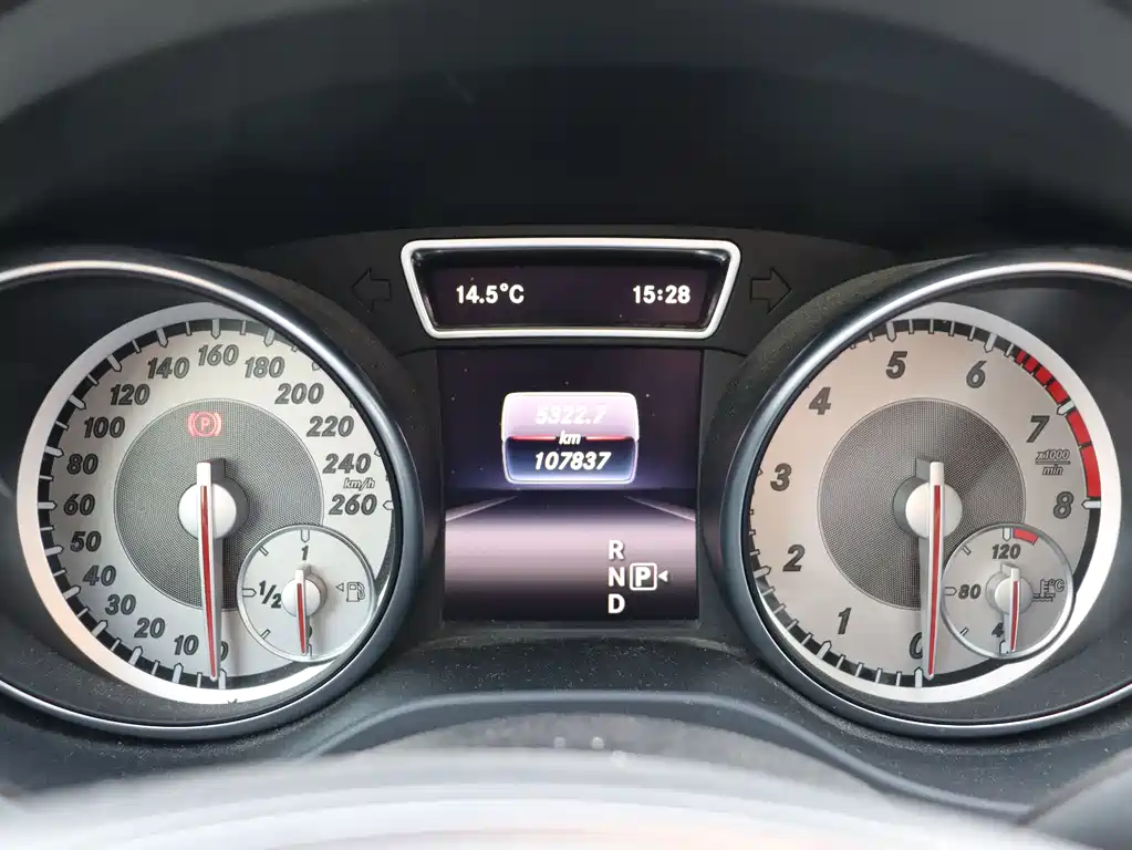 Mercedes-Benz GLA 2017 — фото 23