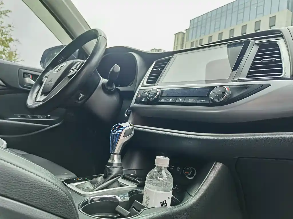 Toyota Highlander 2019 — фото 12