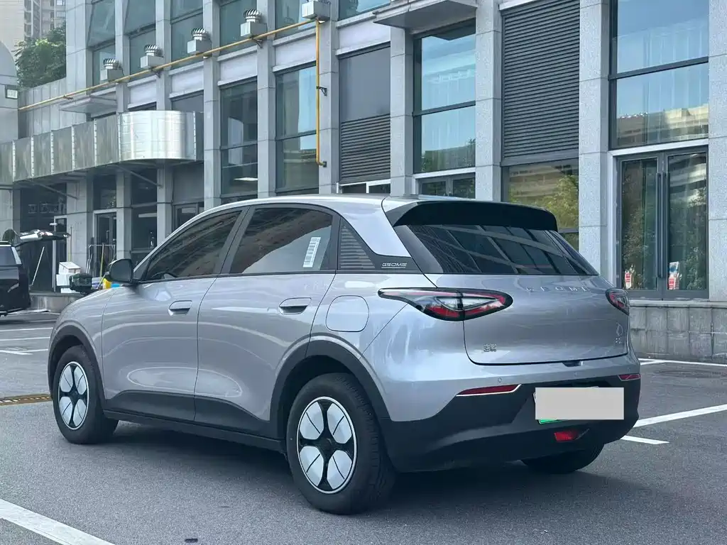 Geely Galaxy Starwish 2025 — фото 7