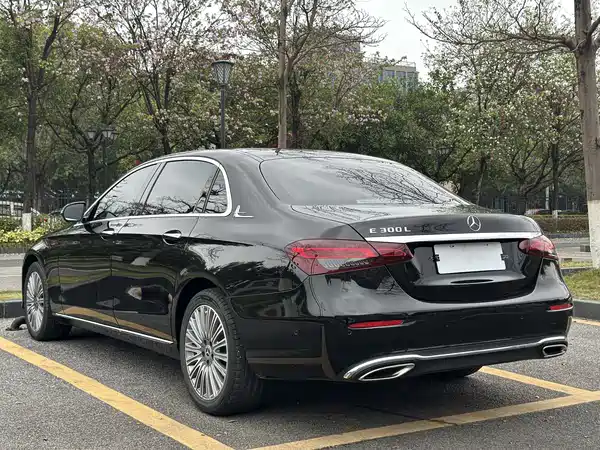 Mercedes-Benz E-Class 2022