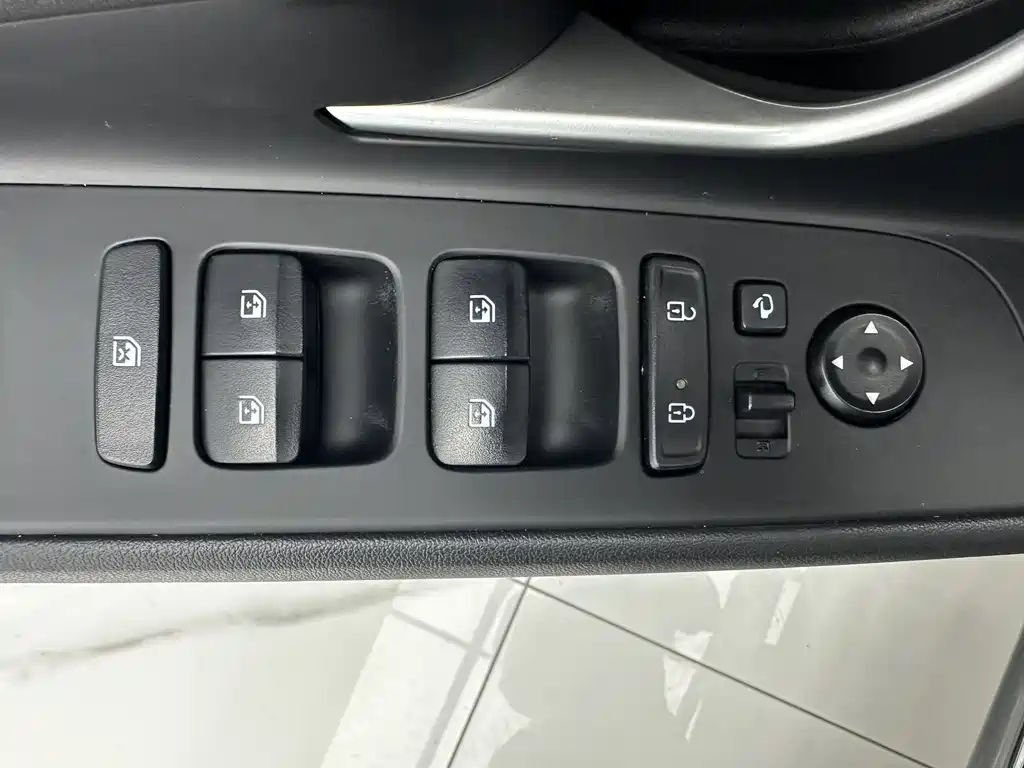 Hyundai Elantra 2022 — фото 12