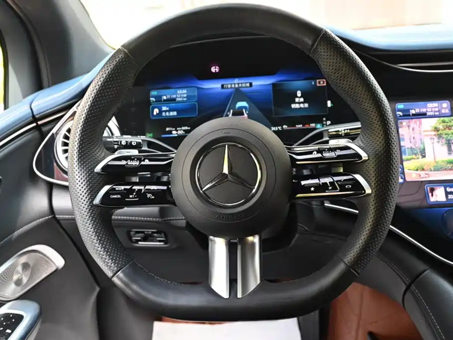Mercedes-Benz EQE SUV 2025 — фото 12