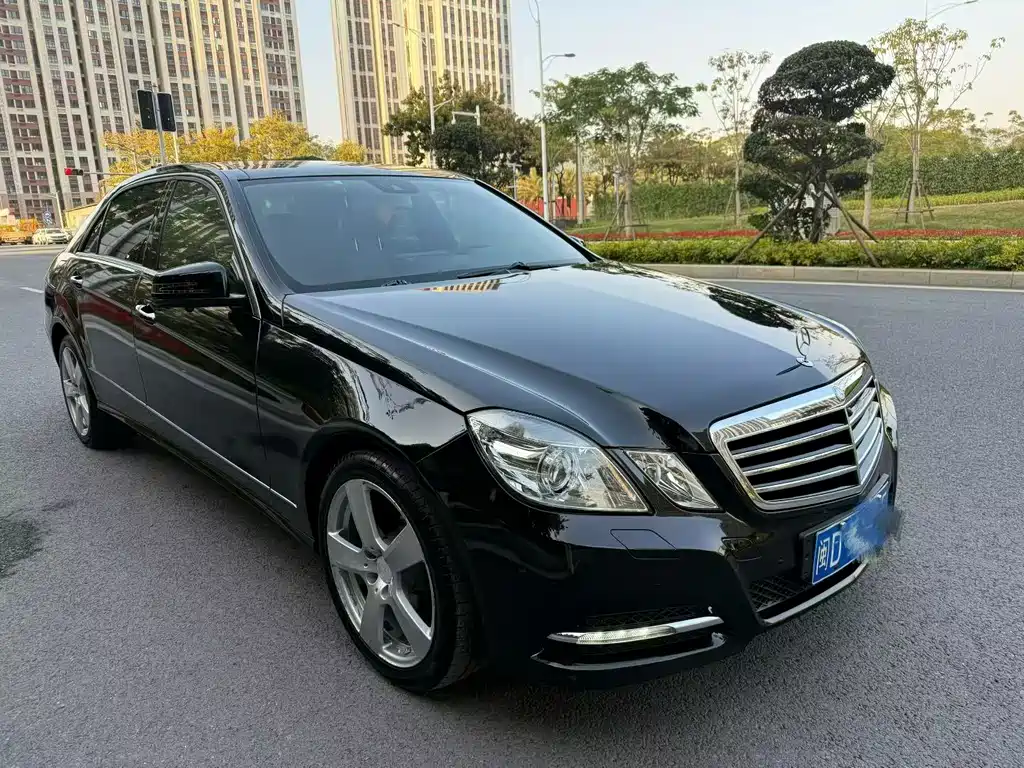 Mercedes-Benz E-Class 2013 — фото 3