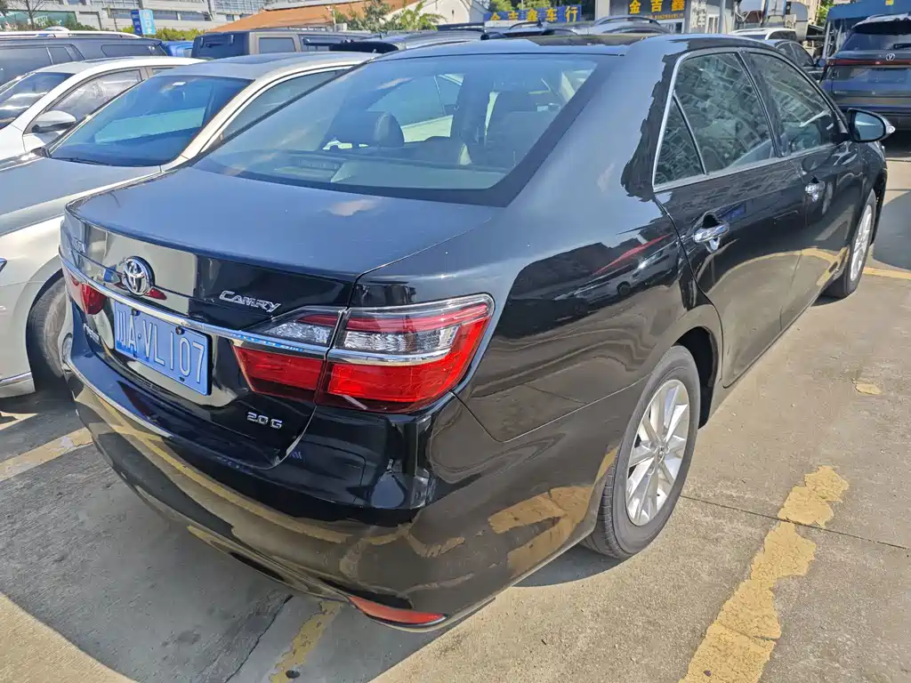 Toyota Camry 2017 — фото 14