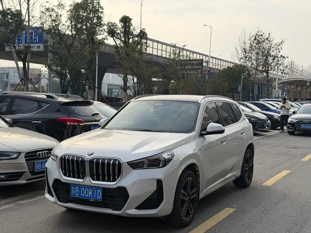 BMW X1 2024 — фото 1