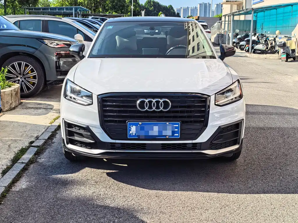Audi Q2L 2020 — фото 2