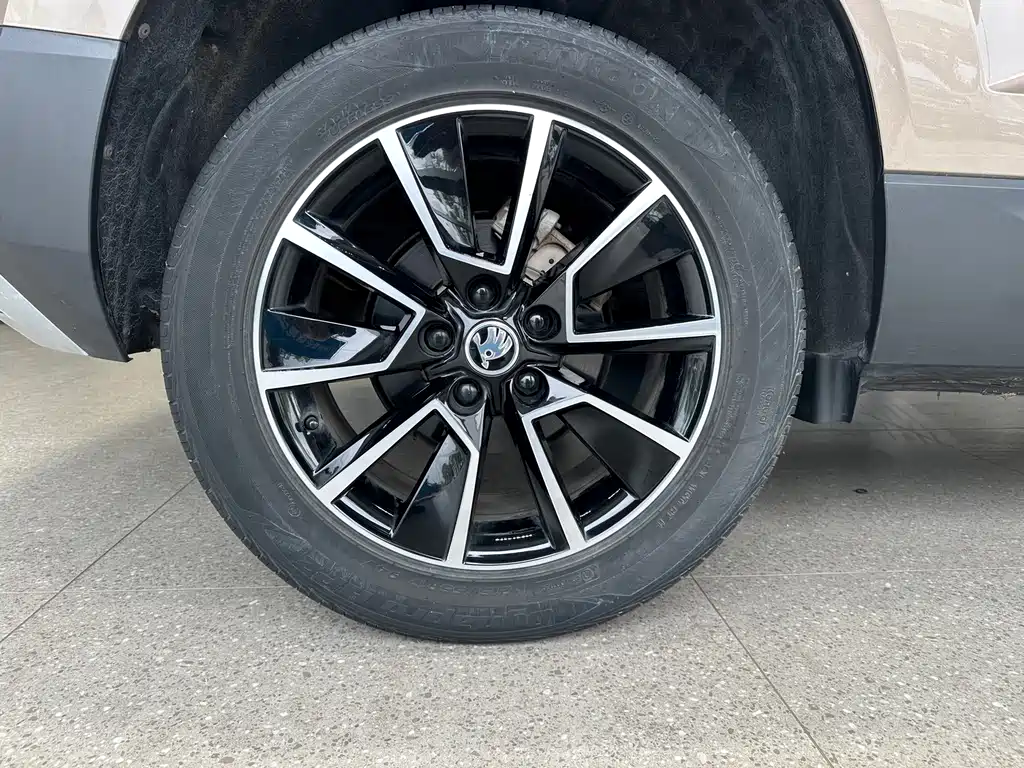 Skoda Karoq 2020 — фото 17