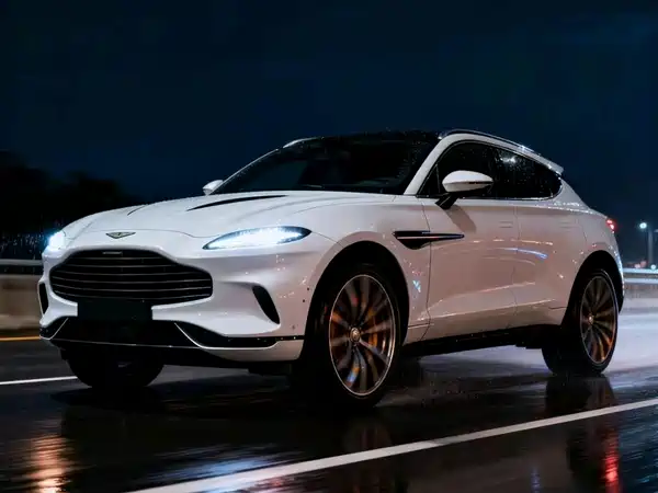Aston Martin DBX 2022