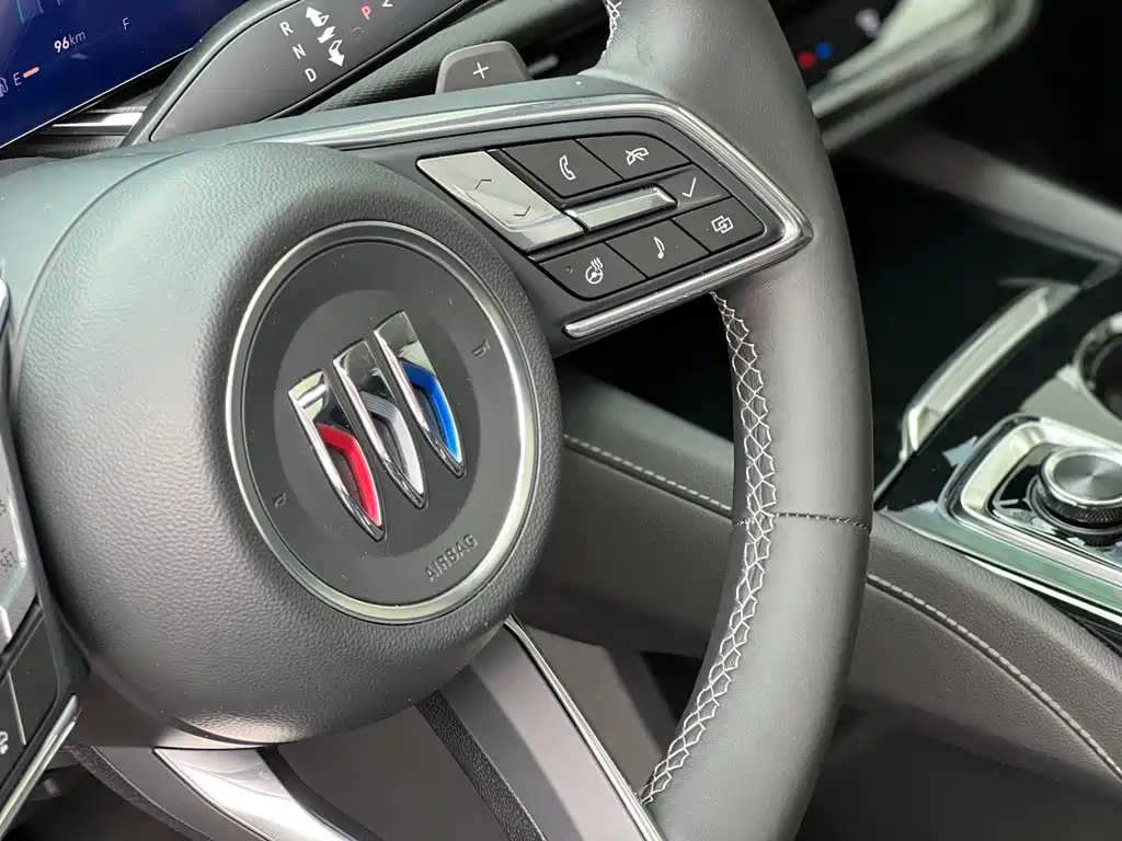 Buick Envision Plus 2024 — фото 13