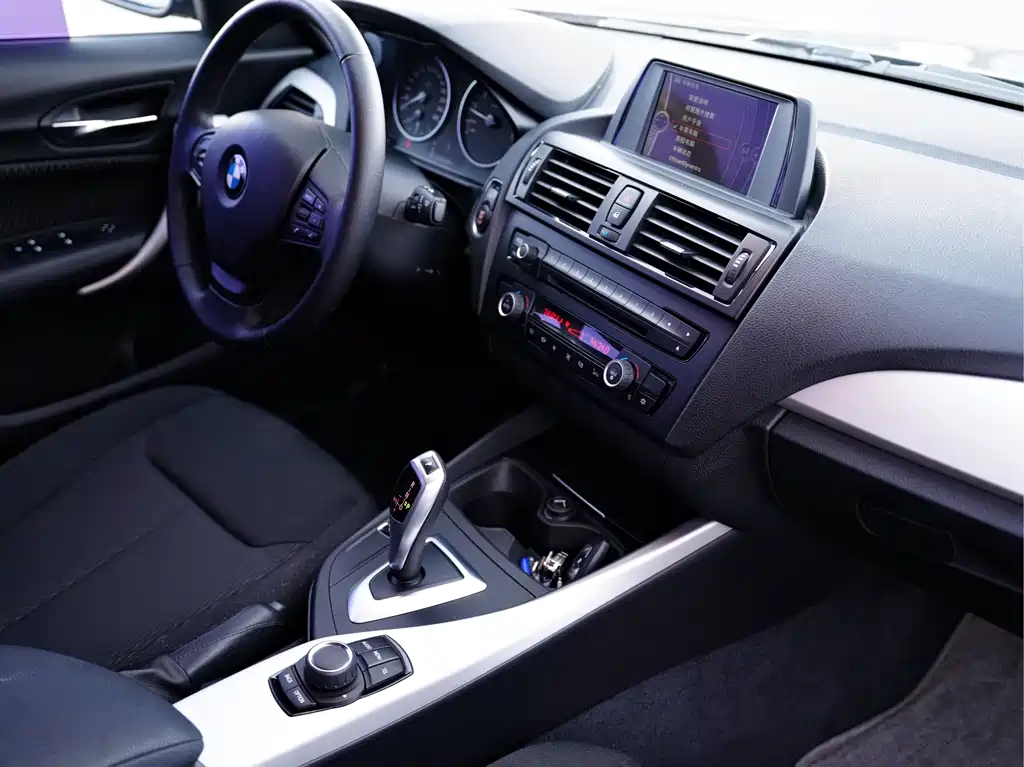 BMW 1 Series 2012 — фото 18