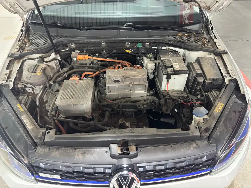 Volkswagen Golf Pure Electric 2020 — фото 24