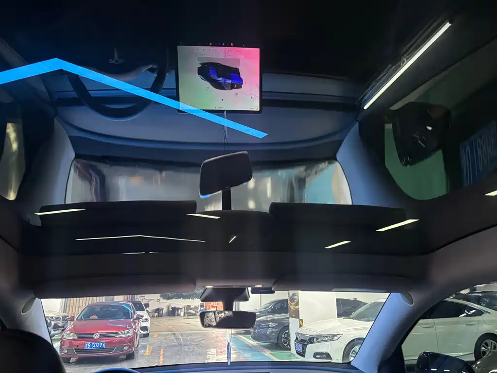 Tesla Model Y 2023 — фото 13