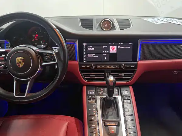 Porsche Macan 2020