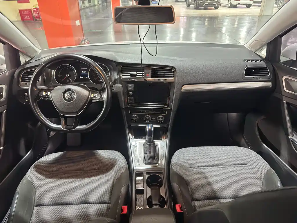 Volkswagen Golf Pure Electric 2020 — фото 11