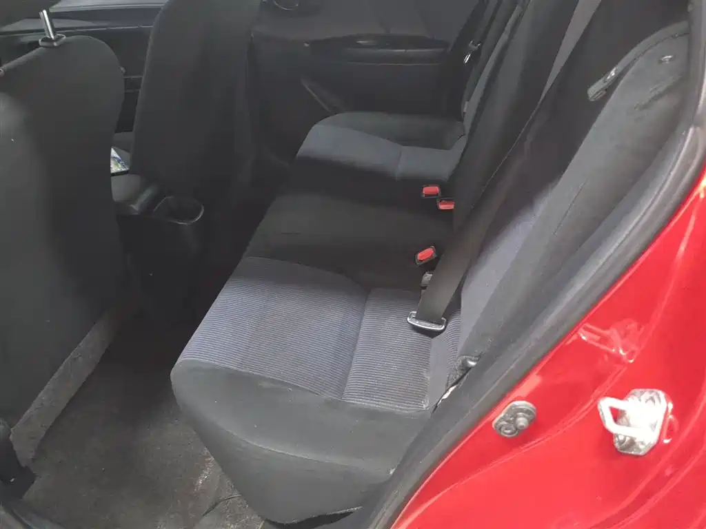 Toyota Yaris L 2018 — фото 17