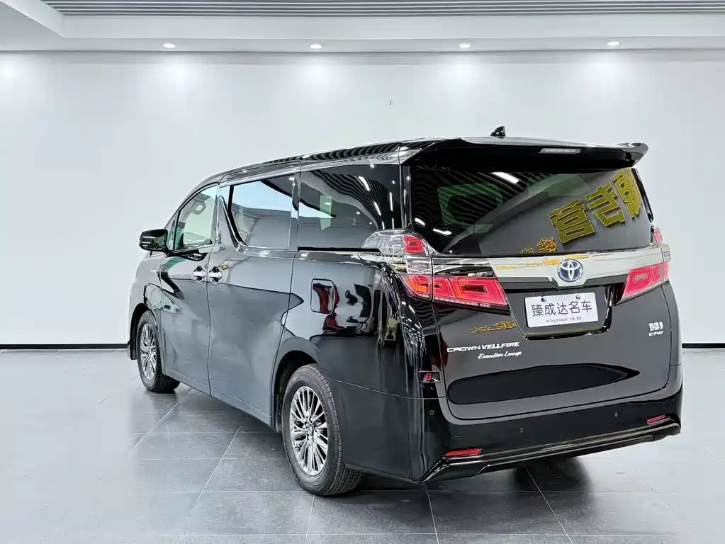 Toyota Vellfire 2022 — фото 6