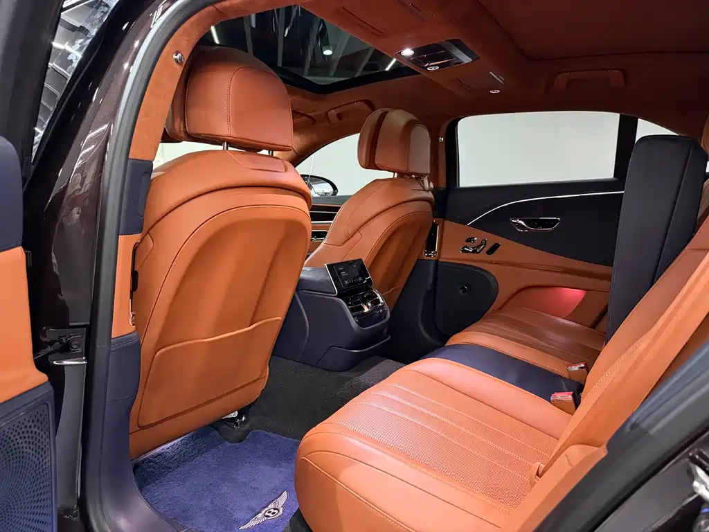 Bentley Flying Spur 2021 — фото 11