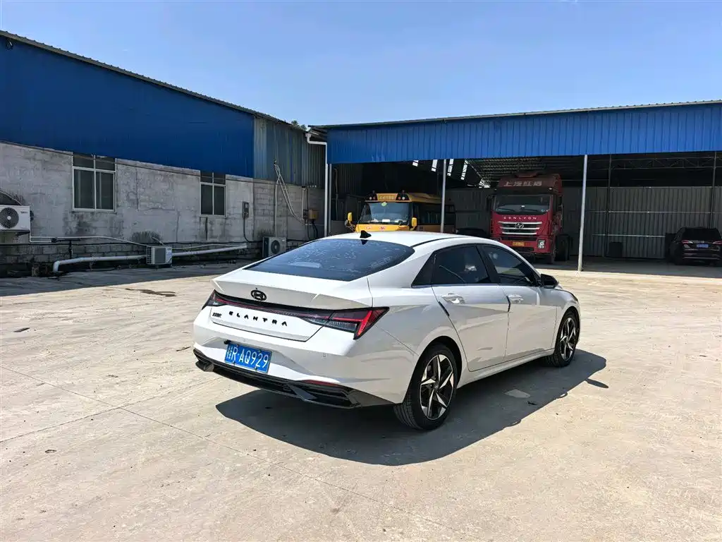 Hyundai Elantra 2021
