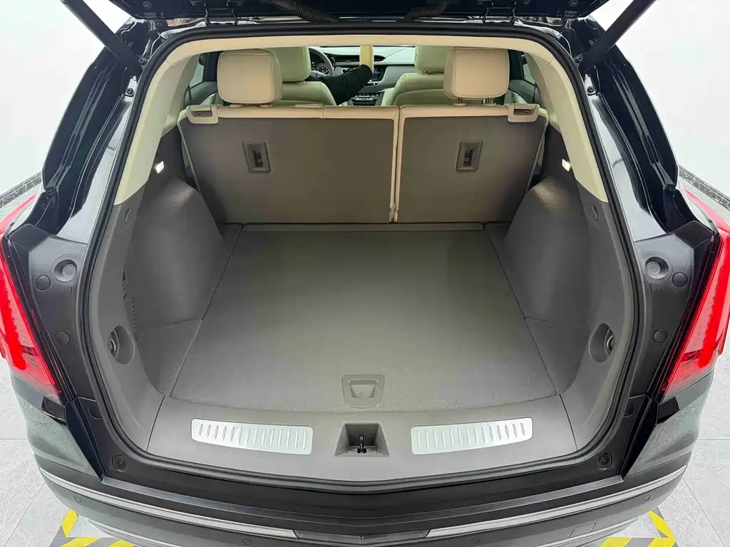 Cadillac XT5 2023 — фото 23