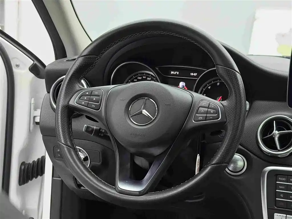 Mercedes-Benz GLA 2018 — фото 13