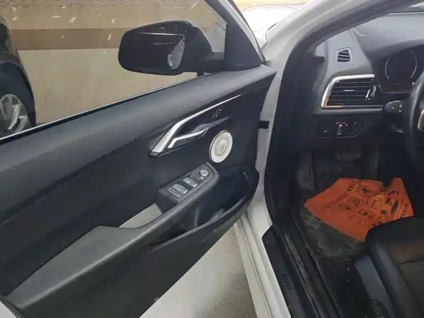BMW 1 Series 2023