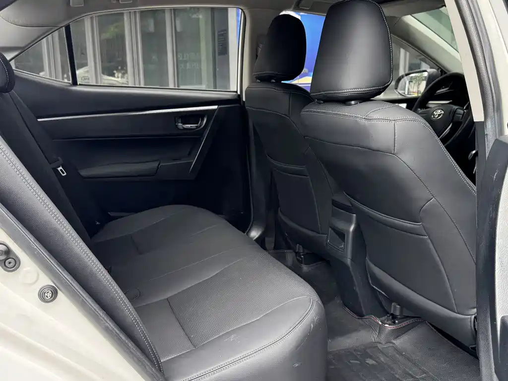 Toyota Corolla 2015 — фото 10