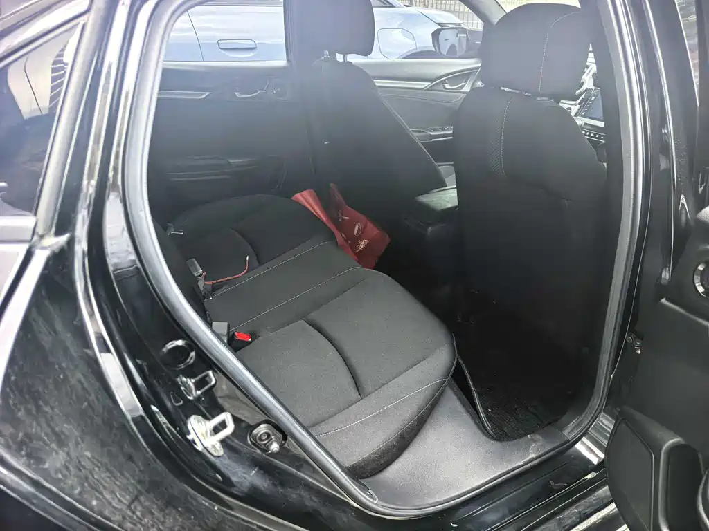 Honda Civic 2021 — фото 11