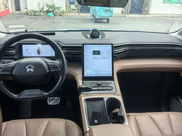 NIO ES8 2018