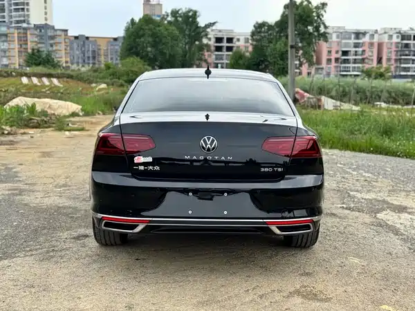 Volkswagen Magotan 2025