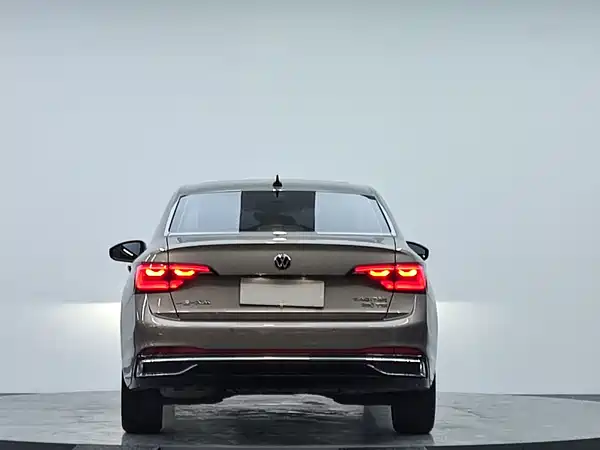 Volkswagen Sagitar 2022