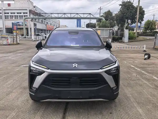 NIO ES8 2021