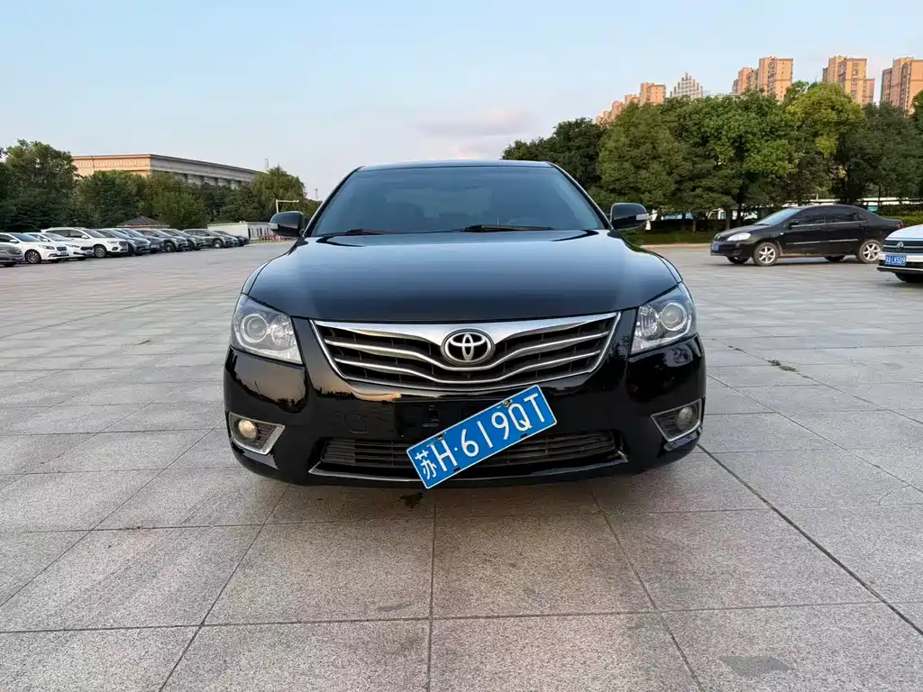Toyota Camry 2015 — фото 2