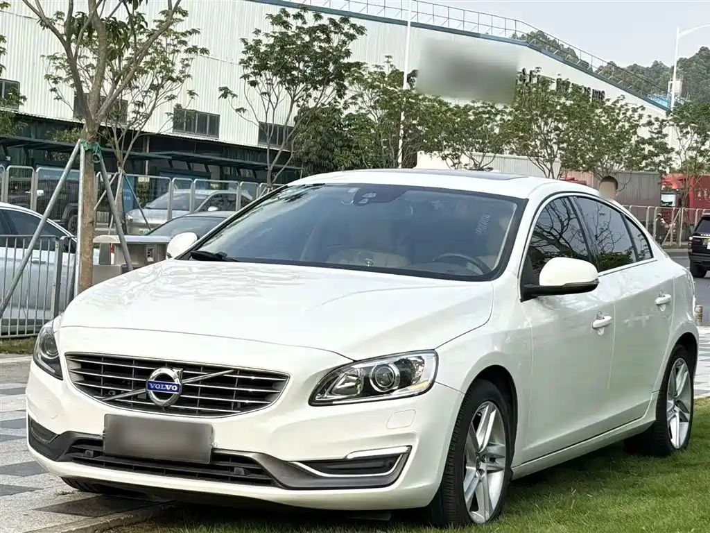 Volvo S60 2014 — фото 2