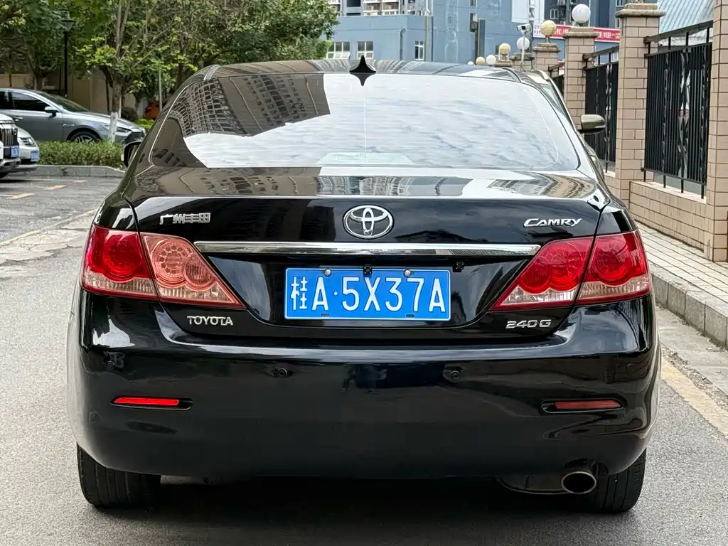Toyota Camry 2008 — фото 4