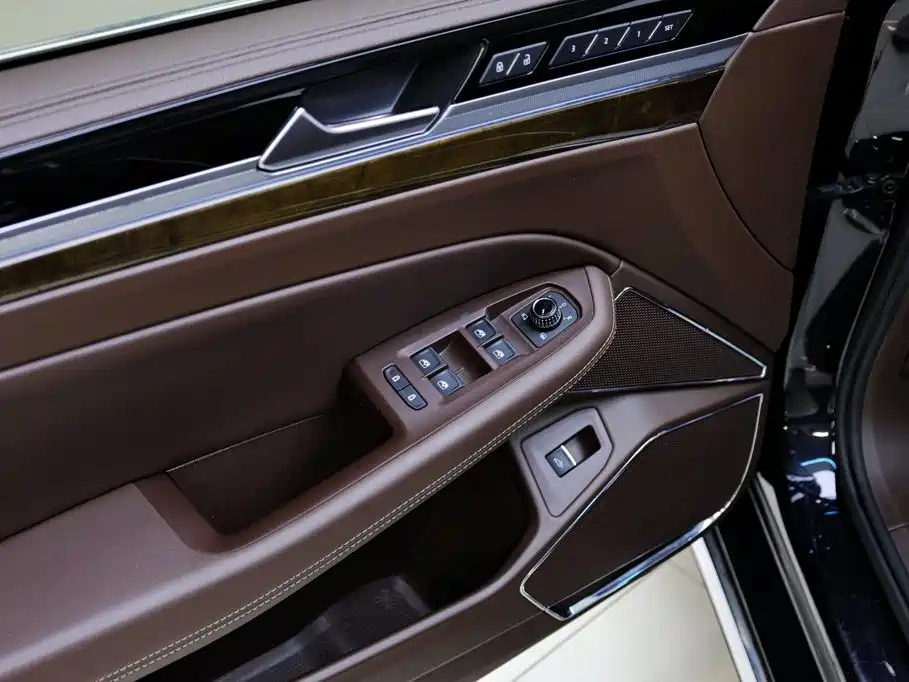 Volkswagen Phideon 2019 — фото 17