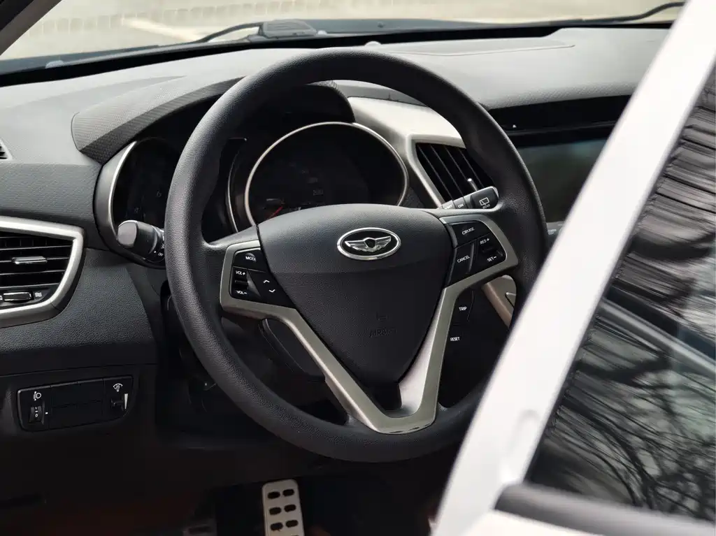 Hyundai Veloster 2015 — фото 14