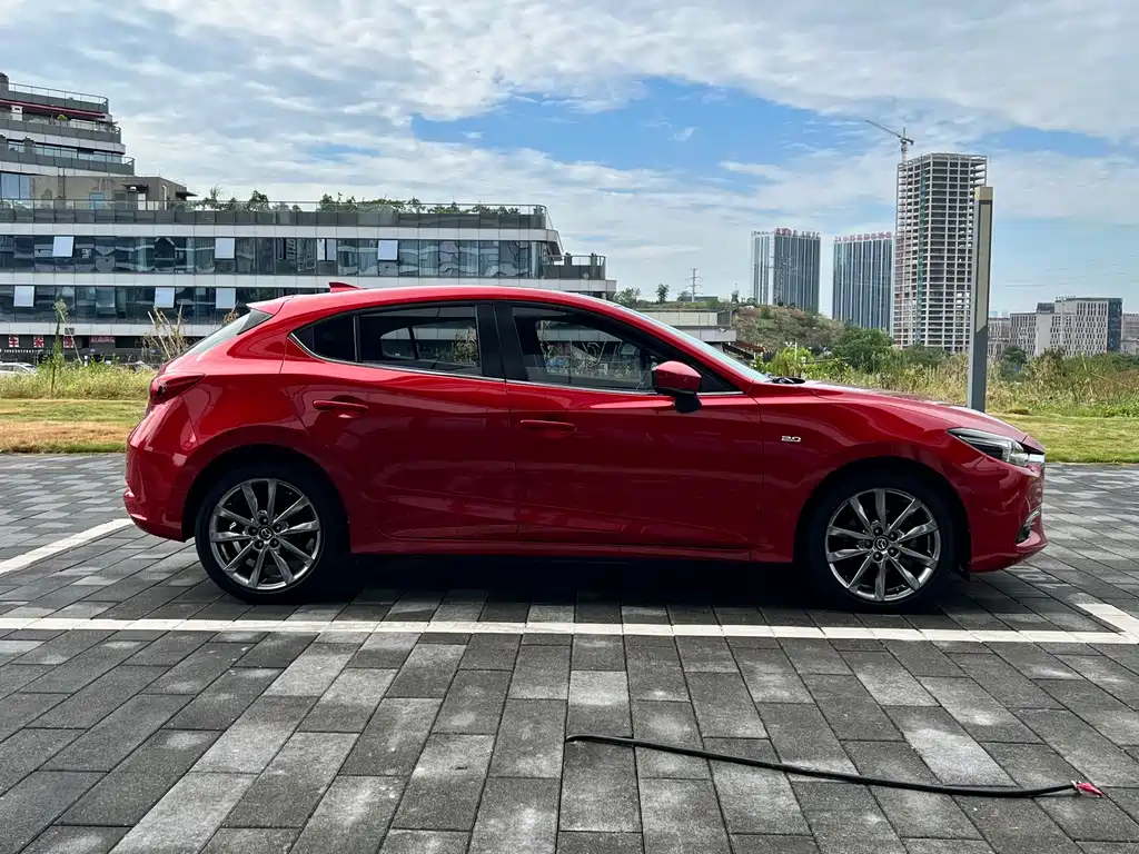 Mazda 3 Axela 2018 — фото 5