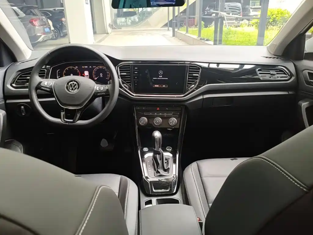 Volkswagen T-Roc 2023