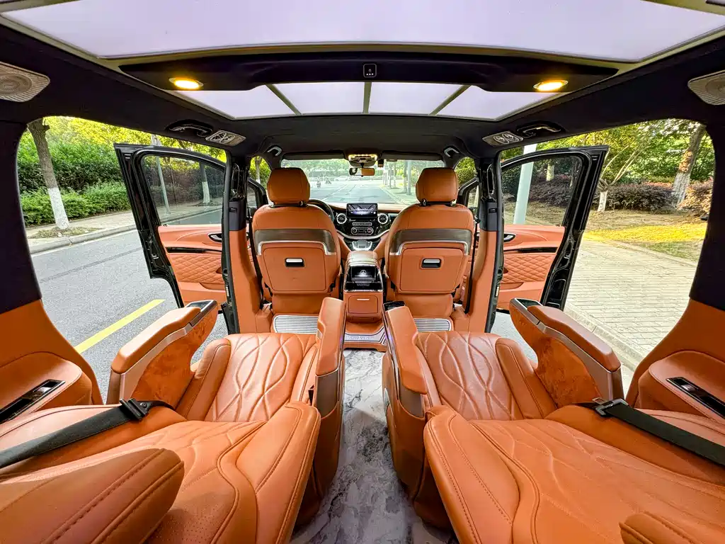 Mercedes-Benz Vito 2023 — фото 16