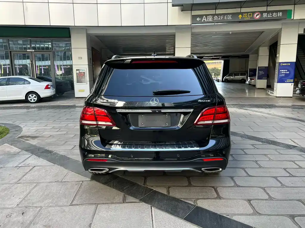 Mercedes-Benz GLE 2018 — фото 8