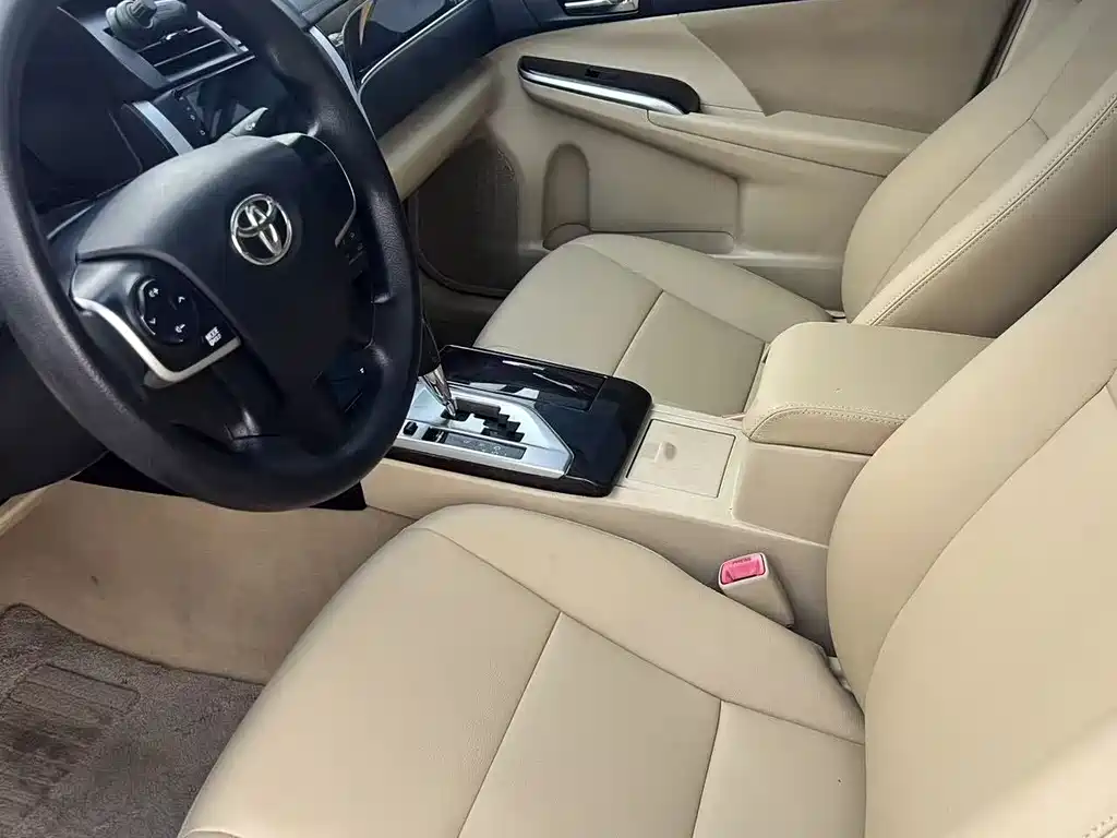 Toyota Camry 2016 — фото 5