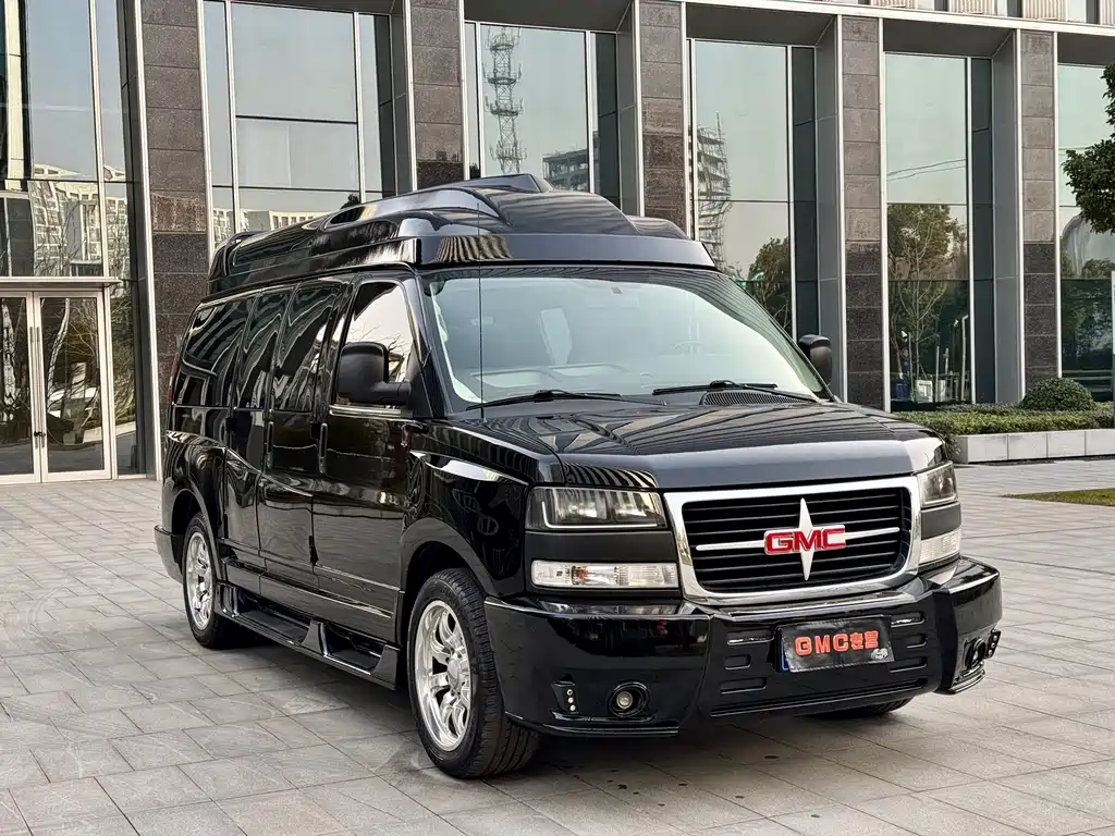 GMC Savana 2017 — фото 8